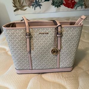 Michael kors jet  set tote